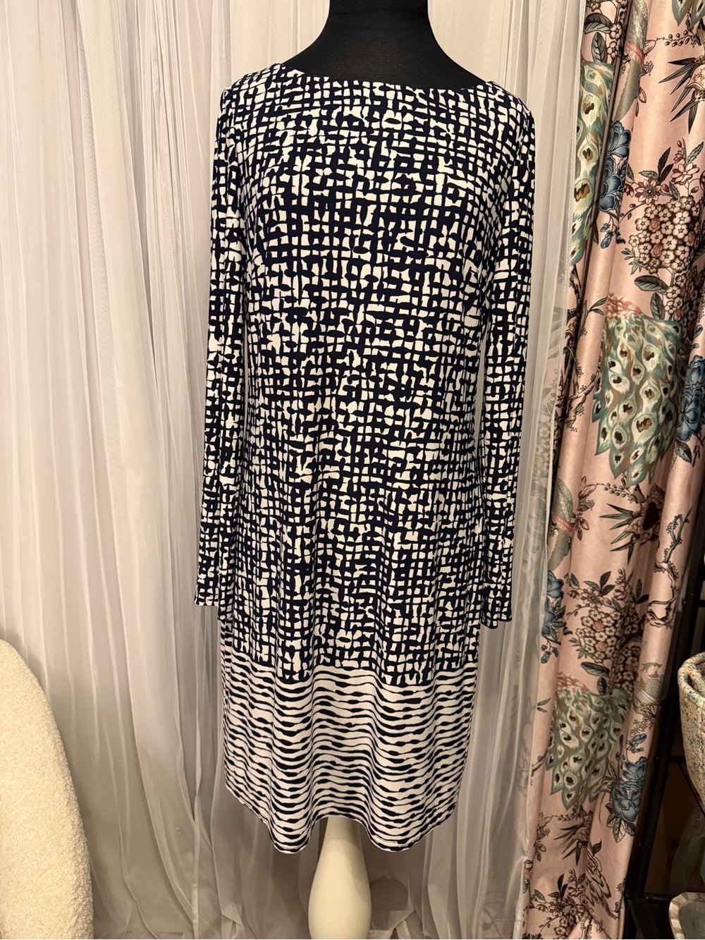 Vince Camuto Abstract Print Shift Dress – Size 8 – EUC